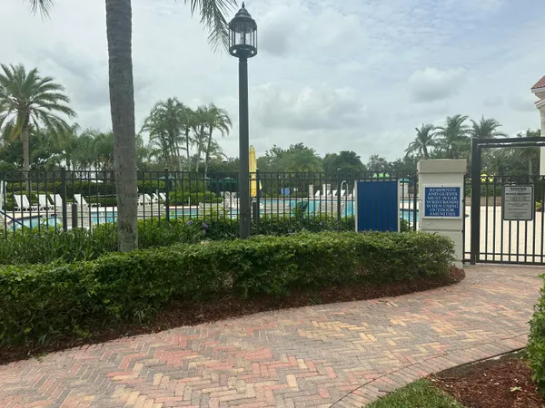 $415,000 | 11922 Southwest Crestwood Circle, Port St. Lucie, FL 34987