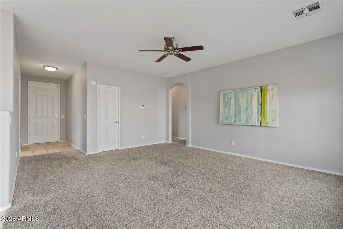 6258 South Nash Way Chandler, AZ 85249 - Photo 10 of 42 Living room