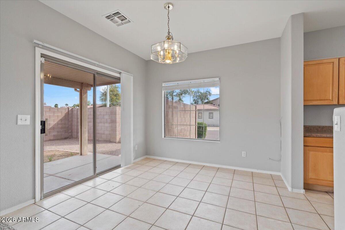 6258 South Nash Way Chandler, AZ 85249 - Photo 13 of 42 Eat In kitchen
