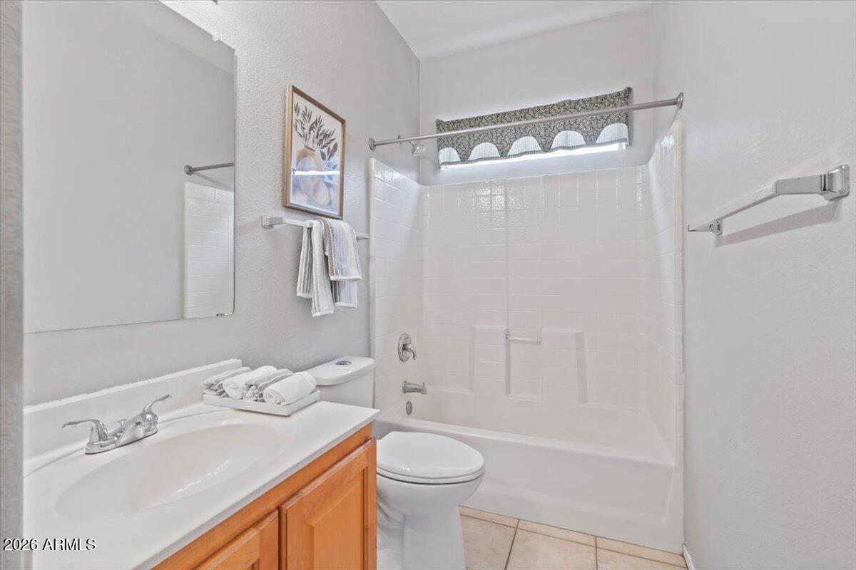 6258 South Nash Way Chandler, AZ 85249 - Photo 32 of 42 Hall bath