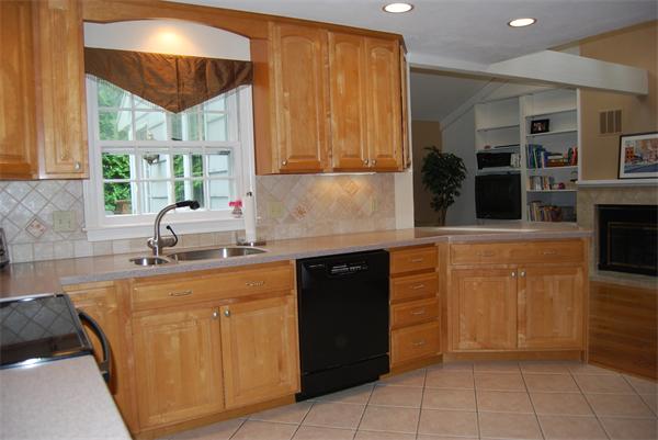 5 Woodleigh Road Framingham, MA 01701 - Photo 4 of 24 Gallery Image 4
