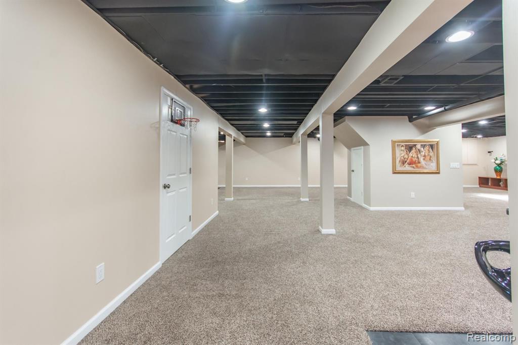2074 Mapleridge Road Rochester Hills, MI 48309 - Photo 36 of 48