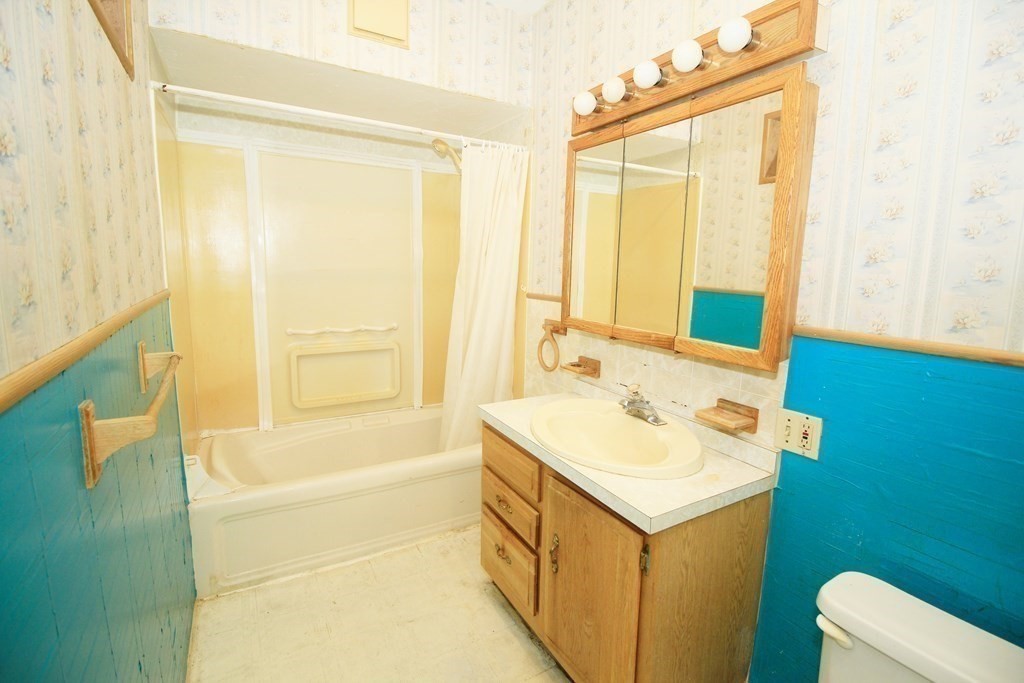 195 Millbury Street Worcester, MA 01610 - Photo 29 of 40