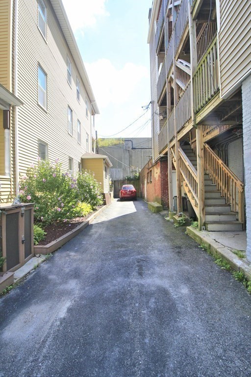 195 Millbury Street Worcester, MA 01610 - Photo 39 of 40