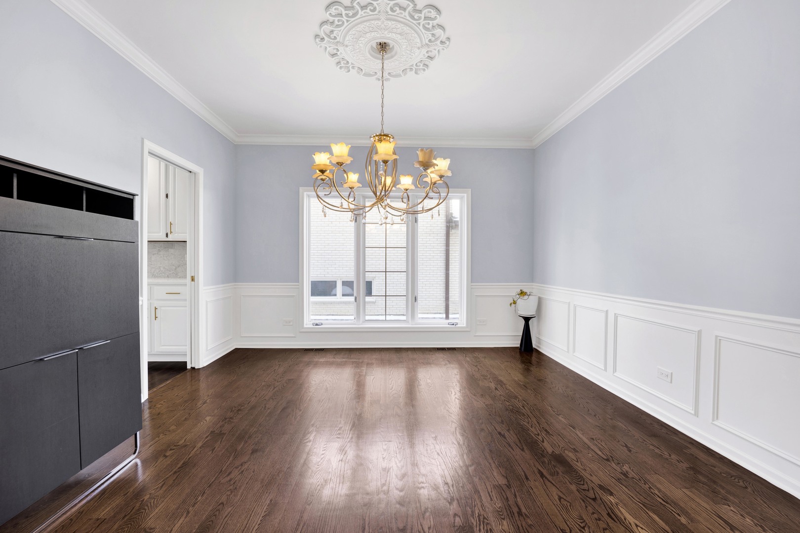 316 South Redfield Court Park Ridge, IL 60068 - Photo 8 of 53