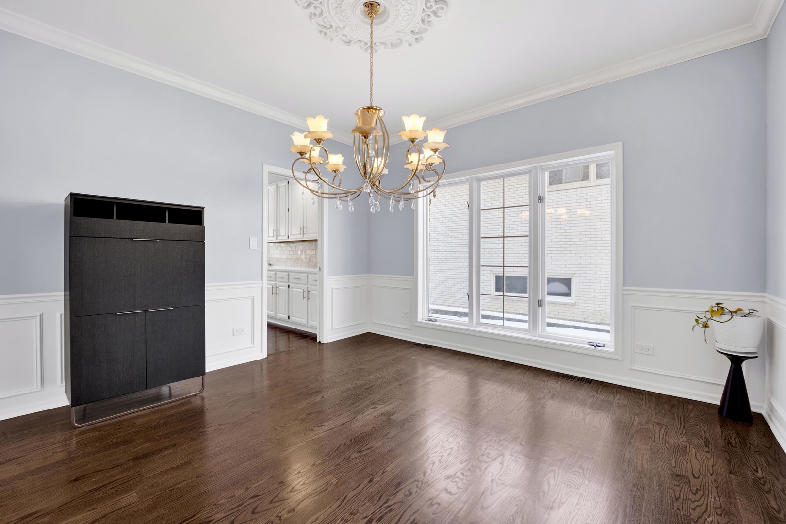 316 South Redfield Court Park Ridge, IL 60068 - Photo 9 of 53