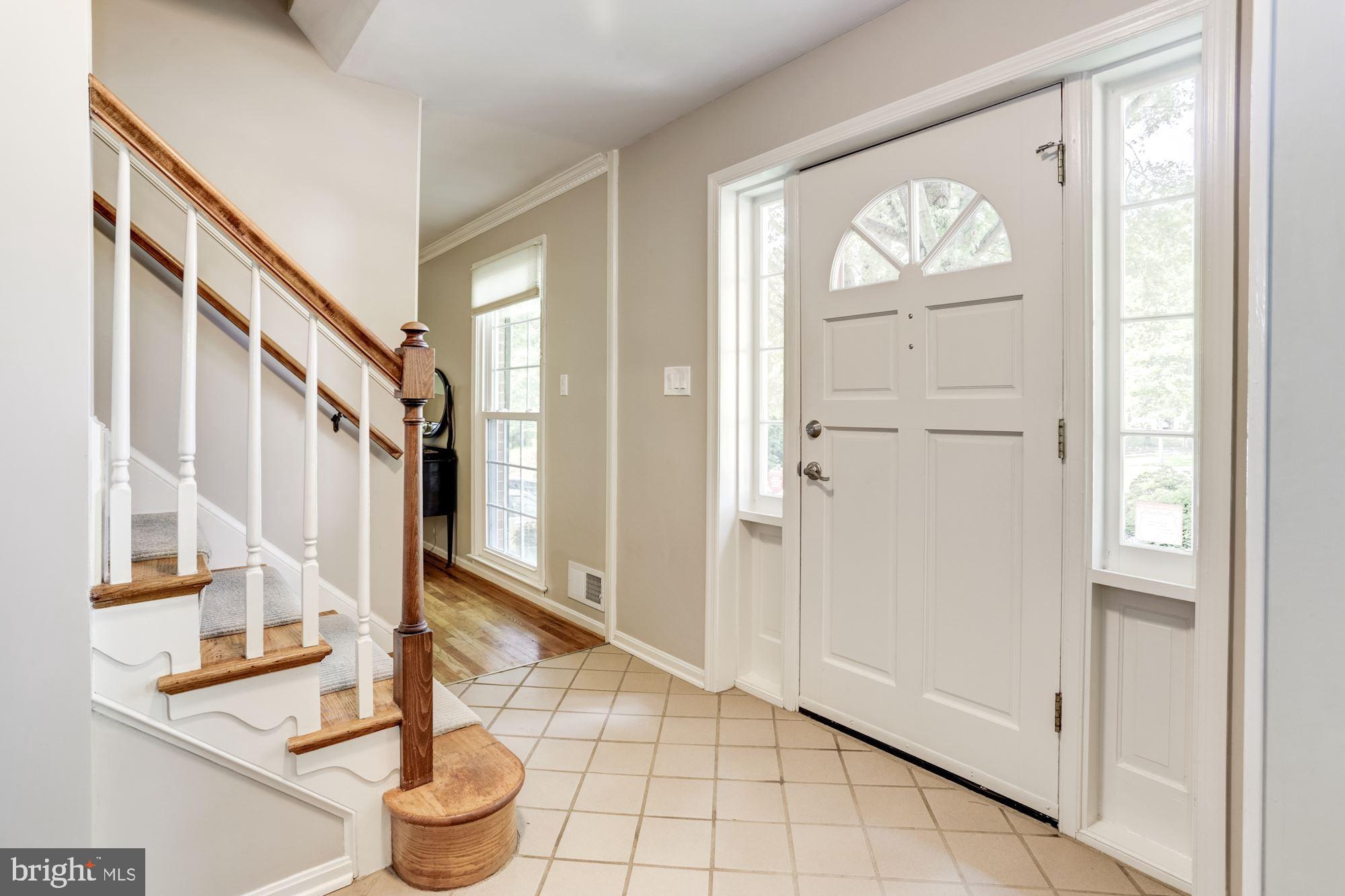 1336 Winding Waye Lane Silver Spring, MD 20902 - Photo 5 of 48