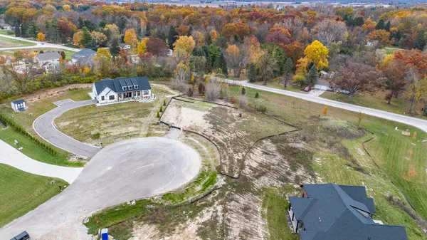 $160,000 | 510 Antler Court, Saline, MI 48176