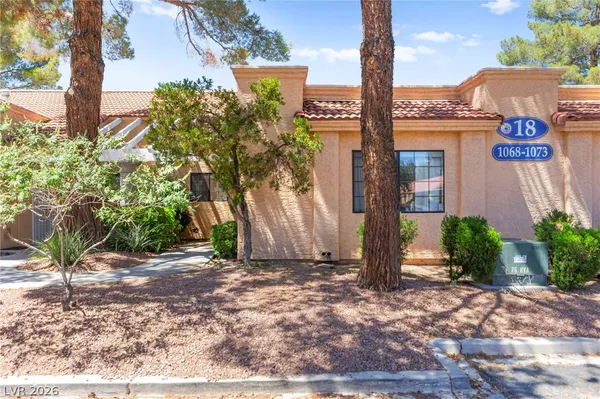 $1,840 | 2851 South Valley View Boulevard, Unit 1071, Las Vegas, NV 89102