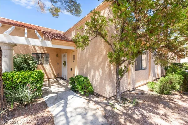 $1,840 | 2851 South Valley View Boulevard, Unit 1071, Las Vegas, NV 89102