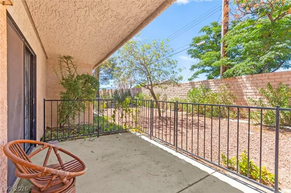 $1,840 | 2851 South Valley View Boulevard, Unit 1071, Las Vegas, NV 89102