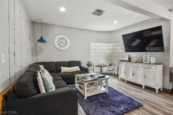 $1,840 | 2851 South Valley View Boulevard, Unit 1071, Las Vegas, NV 89102