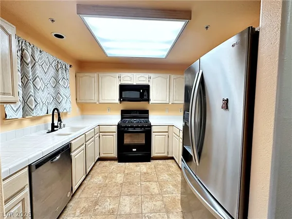 $1,840 | 2851 South Valley View Boulevard, Unit 1071, Las Vegas, NV 89102