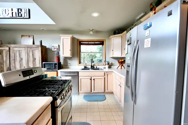 $850,000 | 189 East State Road, Fremont, IN 46737