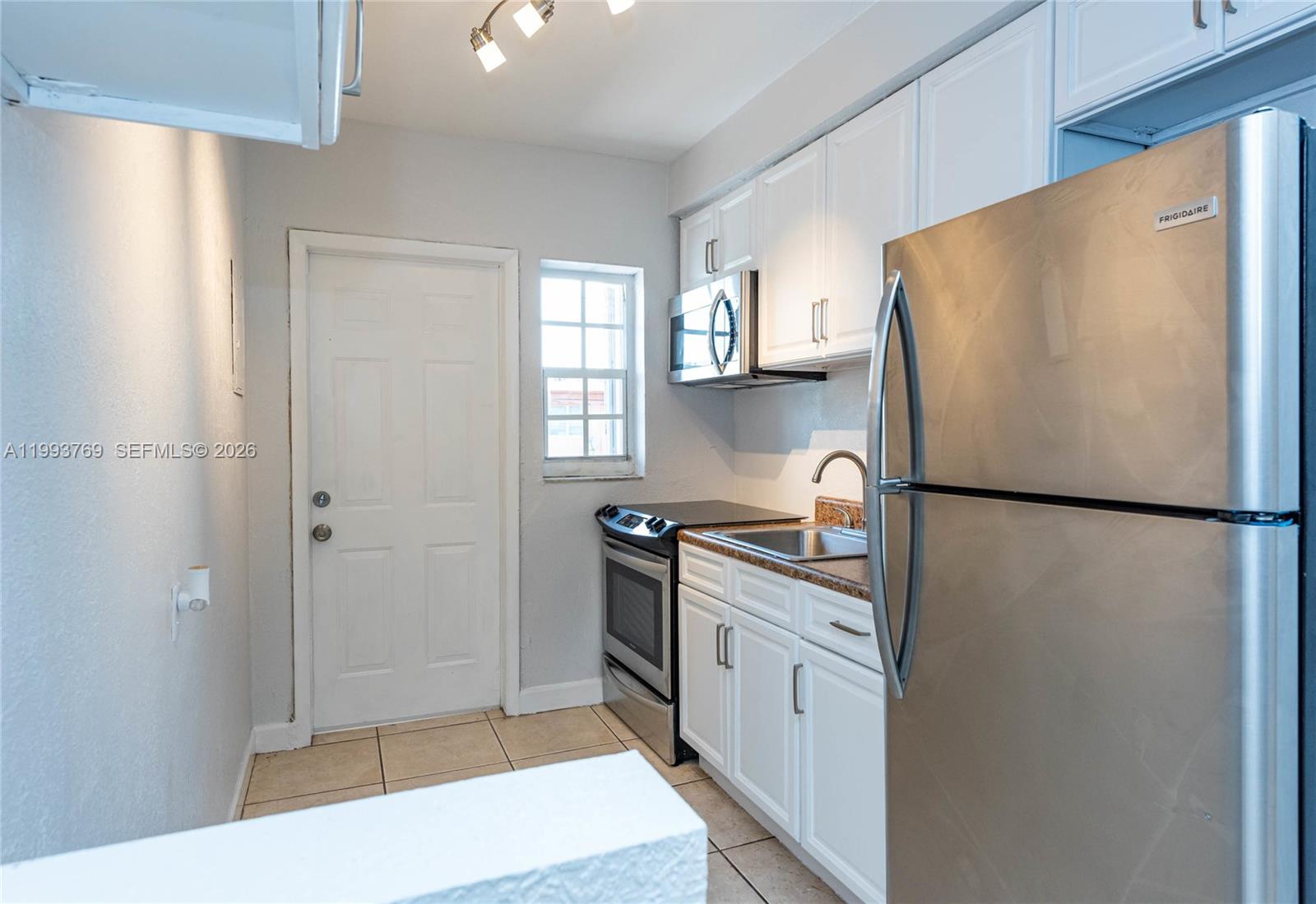 3671 Southwest 11th Street, Unit 3 Miami, FL 33135 - Photo 9 of 22