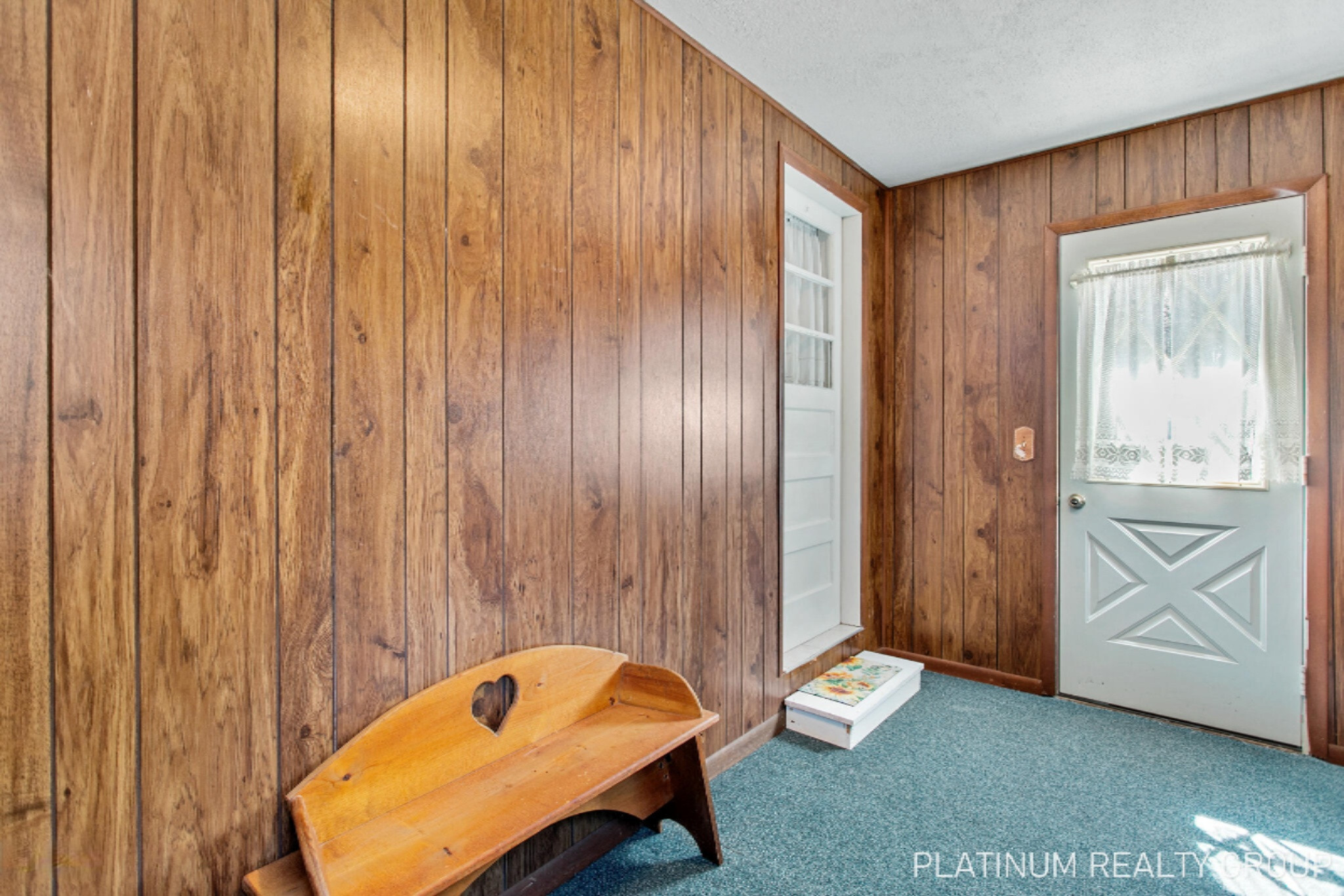 4198 Heights Ravenna Road Muskegon, MI 49444 - Photo 18 of 46 17-Entry Room - View 2