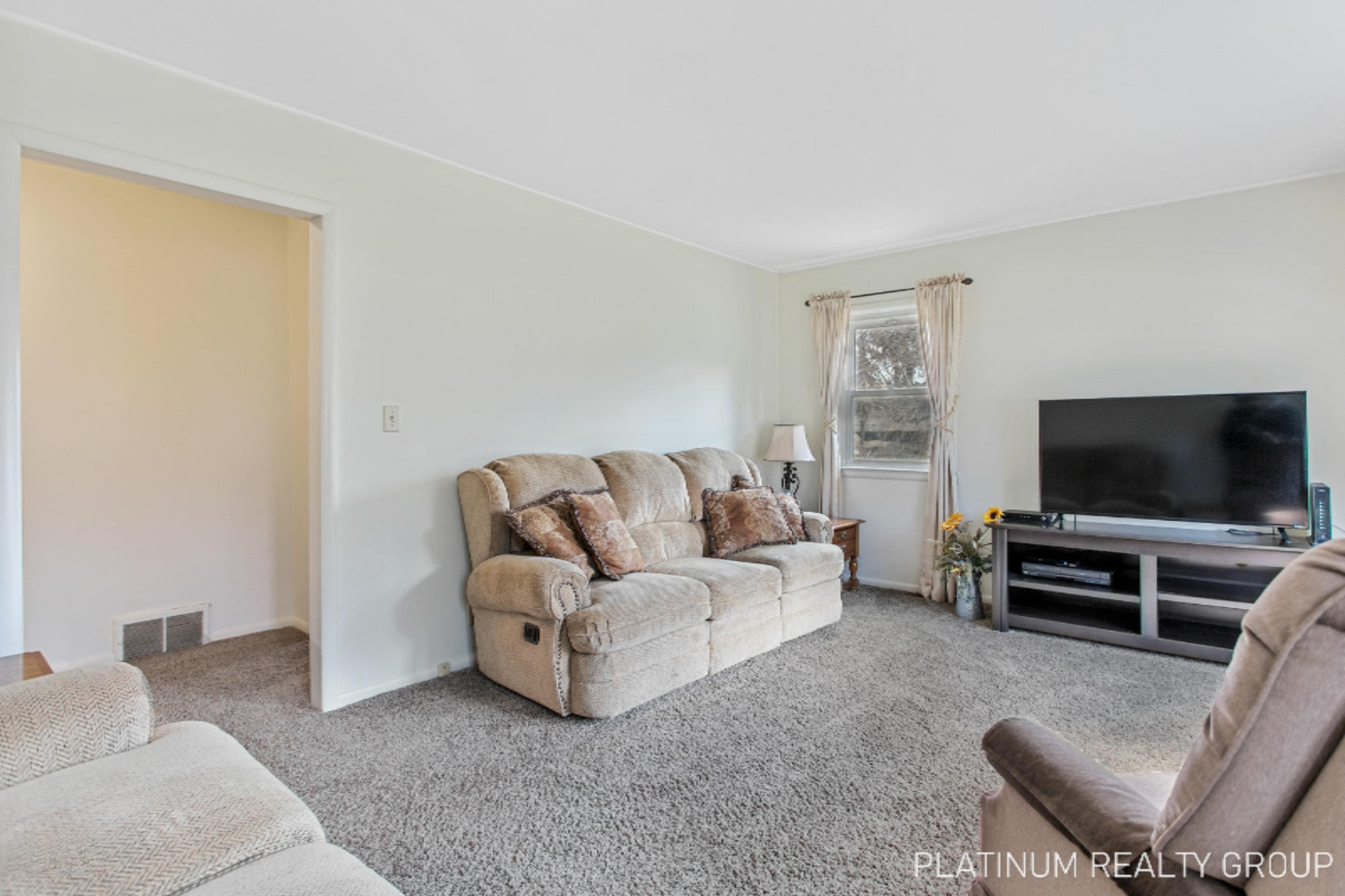 4198 Heights Ravenna Road Muskegon, MI 49444 - Photo 8 of 46 8-Living Room