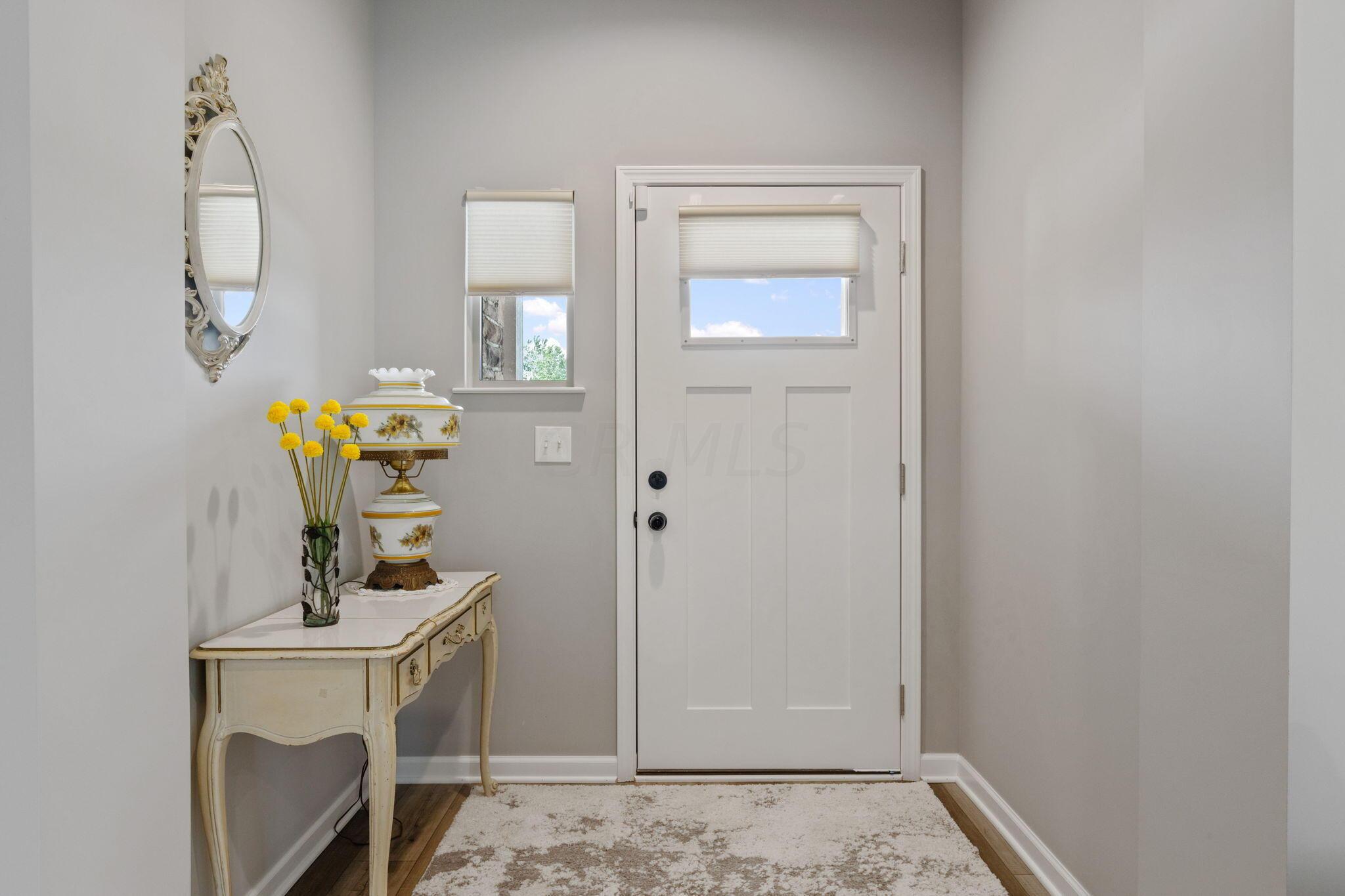 1621 Waterside Drive Circleville, OH 43113 - Photo 5 of 37 Foyer