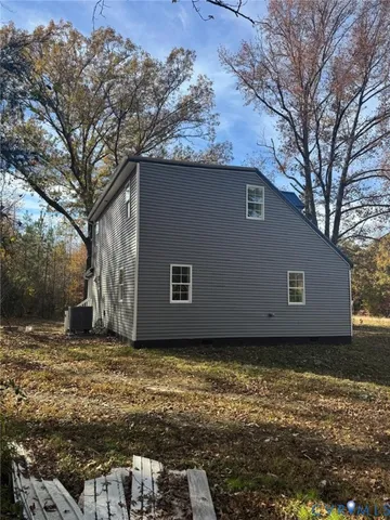 a house view with a outdoor space