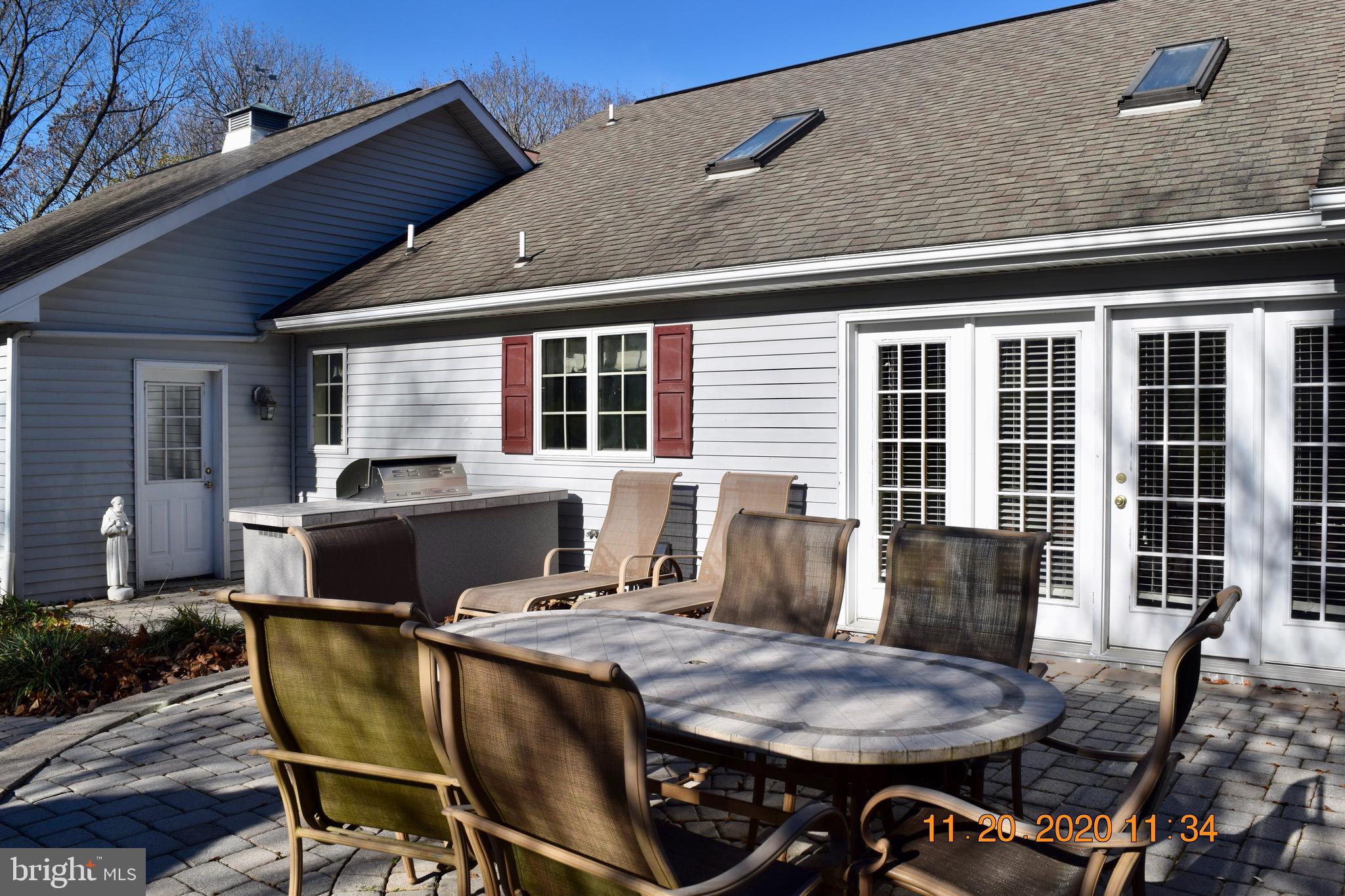34 Wedgewood Road Newark, DE 19711 - Photo 32 of 42 Built in BBQ grill. Paver patio.