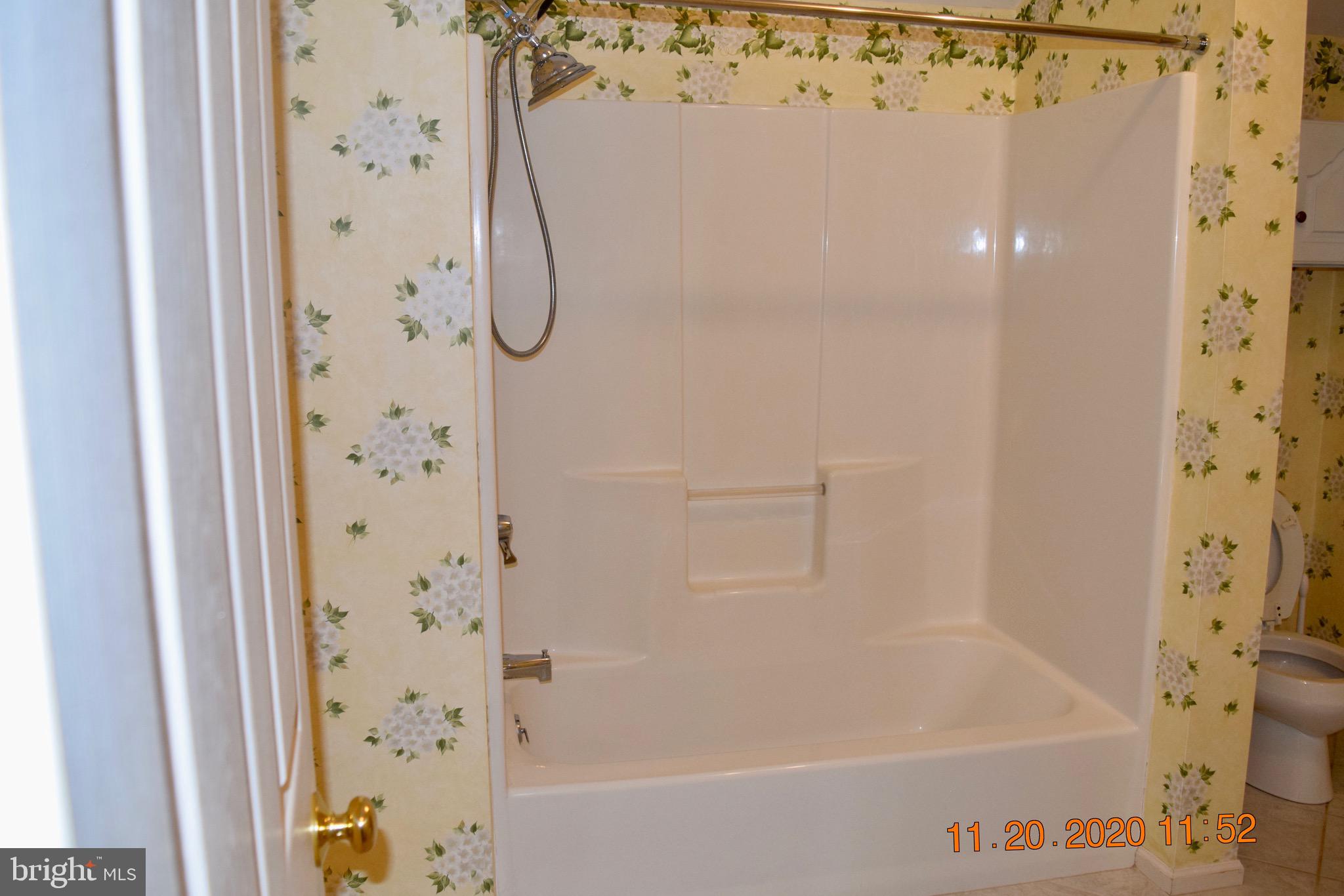 34 Wedgewood Road Newark, DE 19711 - Photo 38 of 42 upstairs bathroom
