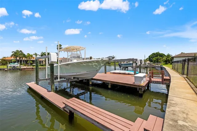 $1,399,000 | 4673 Alisa Circle Northeast, St. Petersburg, FL 33703