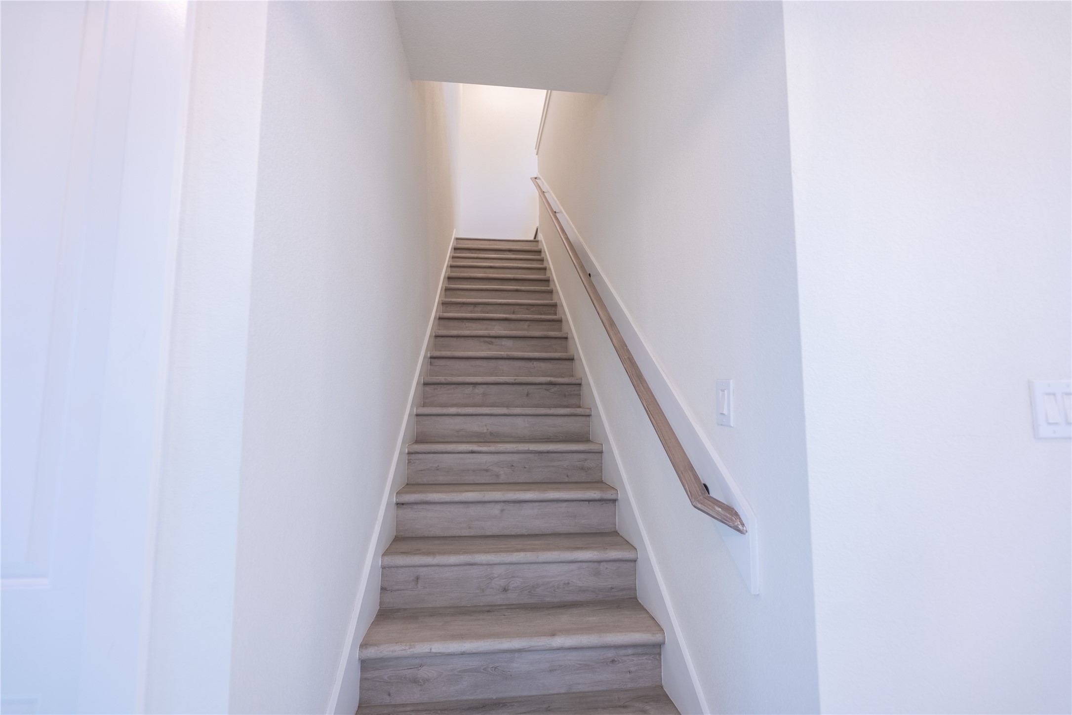 5906 St Augustine Street, Unit B Houston, TX 77021 - Photo 14 of 27 a view of entryway