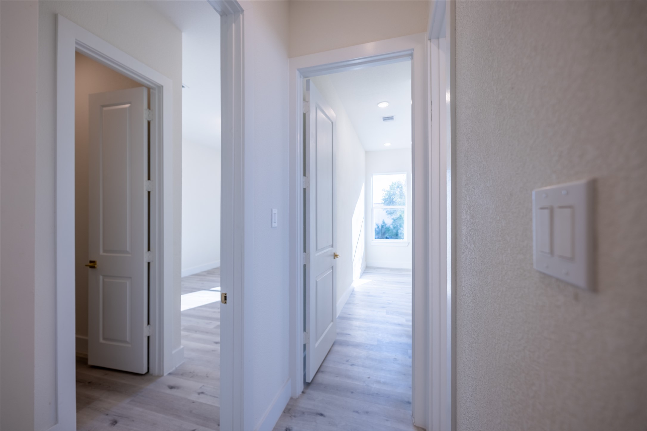 5906 St Augustine Street, Unit B Houston, TX 77021 - Photo 16 of 27 a view of a livingroom from a hallway