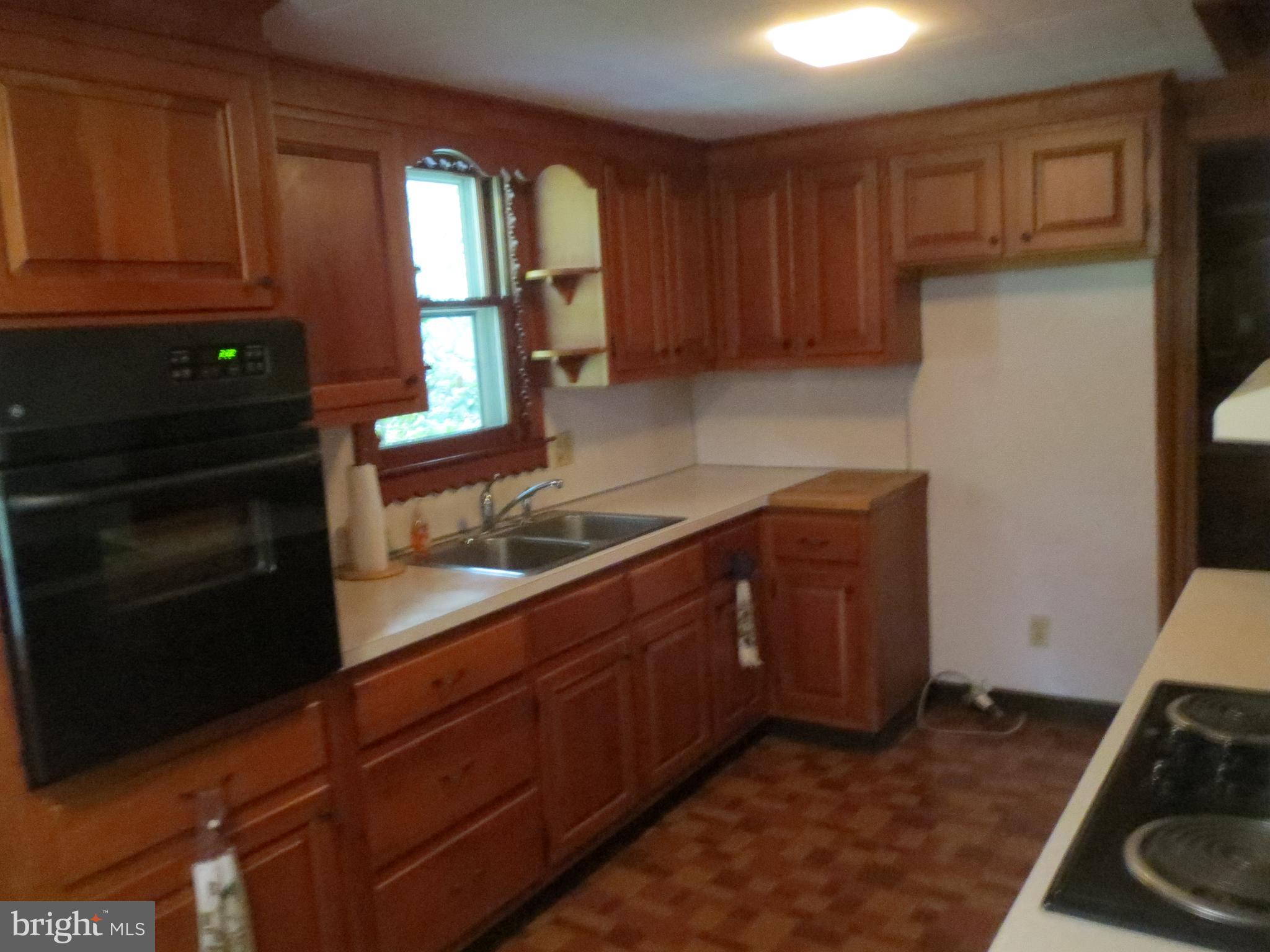 1405 Snyder Road Green Lane, PA 18054 - Photo 6 of 18 Gallery Image 6