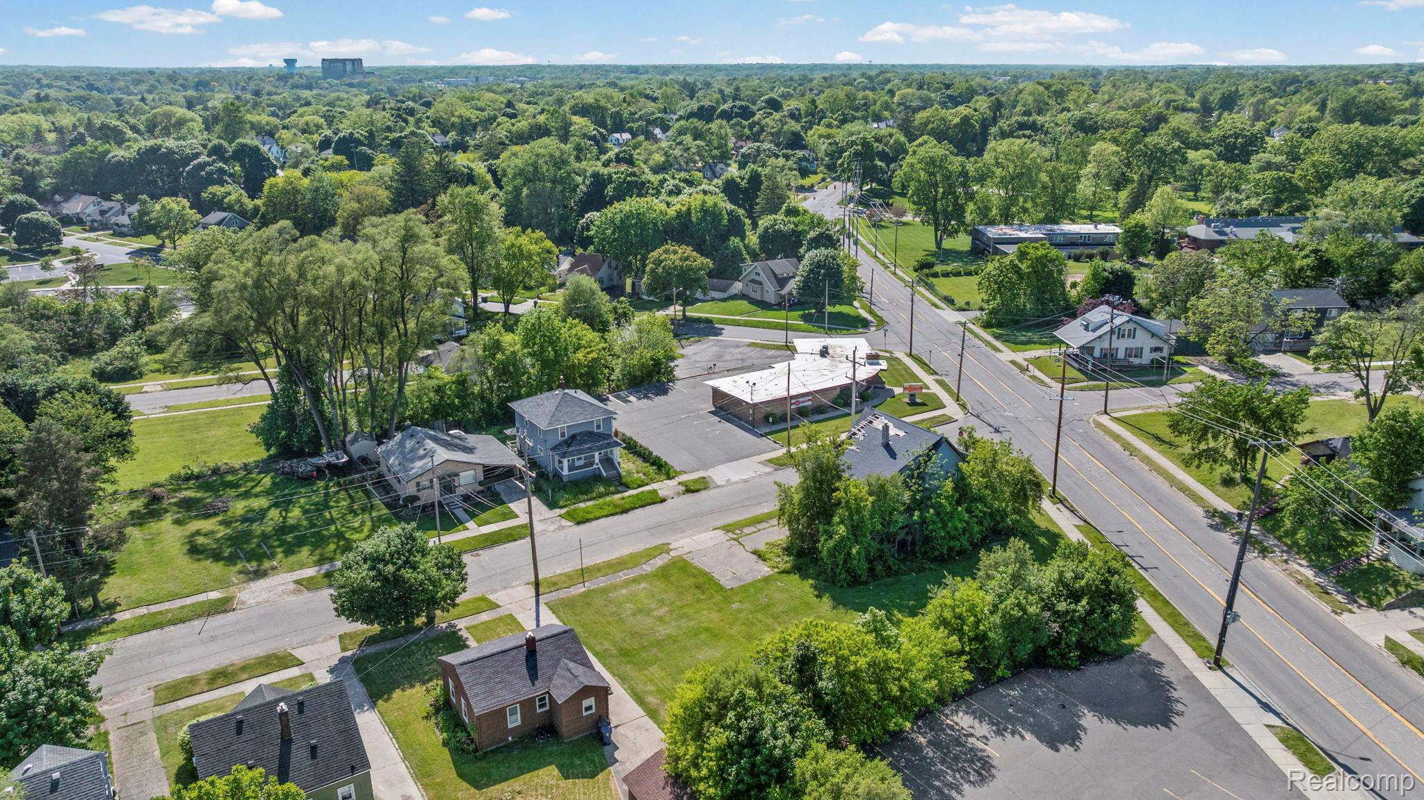 1213 Flushing Road Flint, MI 48504 - Photo 7 of 10 9-web-or-mls-1213-flushing-rd.jpg