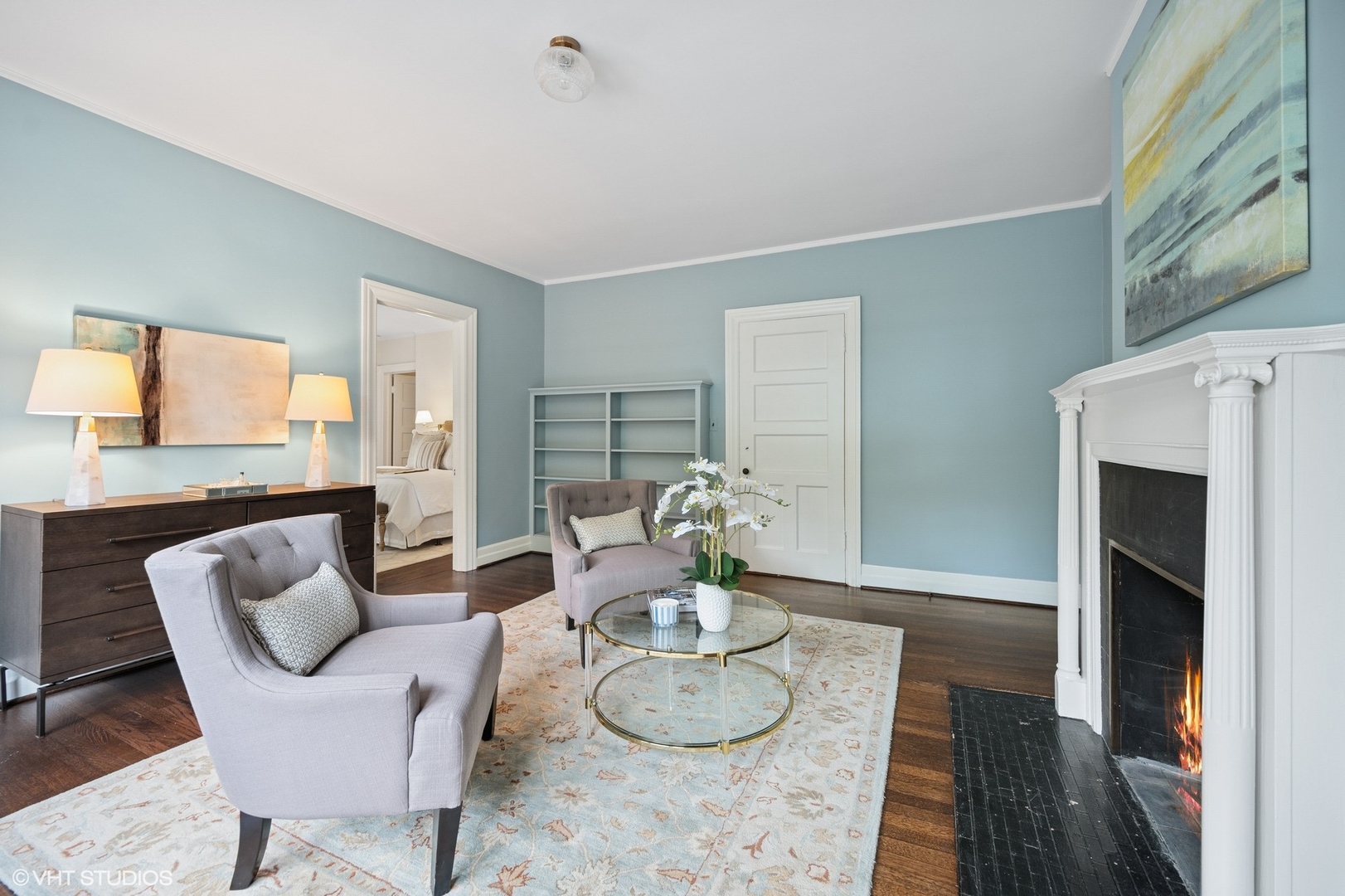 550 Oak Street Winnetka, IL 60093 - Photo 30 of 45 a living room with furniture and a wooden floor