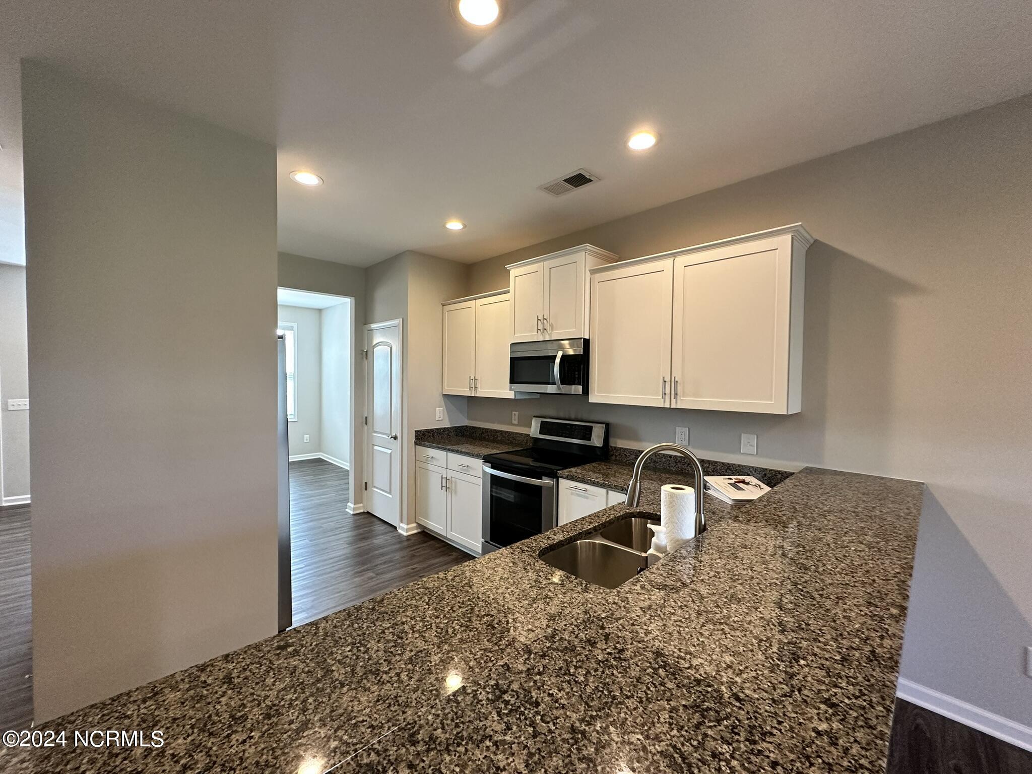 175 Old Murdoch Road, Unit 202 Morehead City, NC 28570 - Photo 4 of 23 Kitchen 2