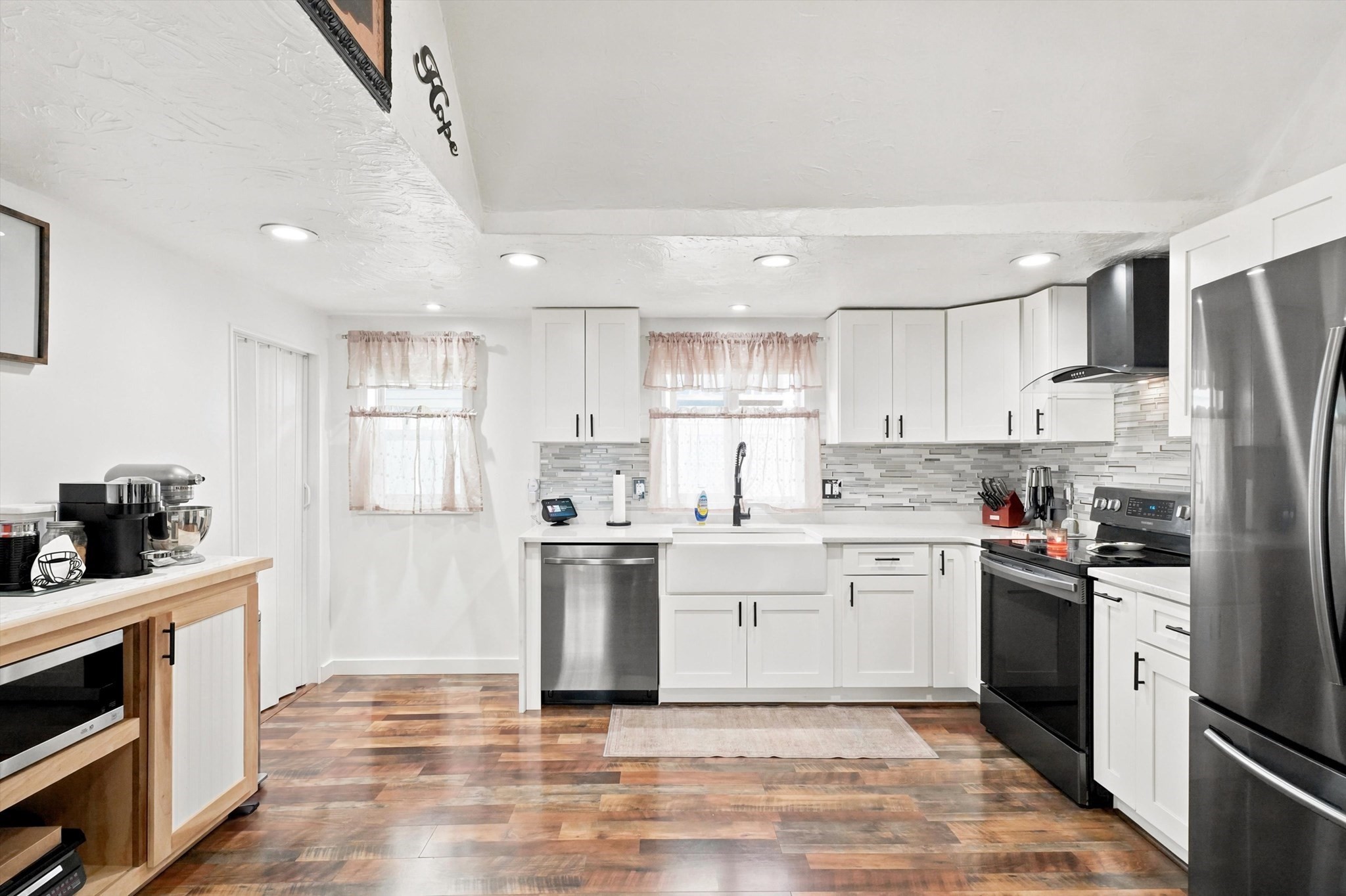 25 Orient Street Worcester, MA 01604 - Photo 5 of 36 Gallery Image 5