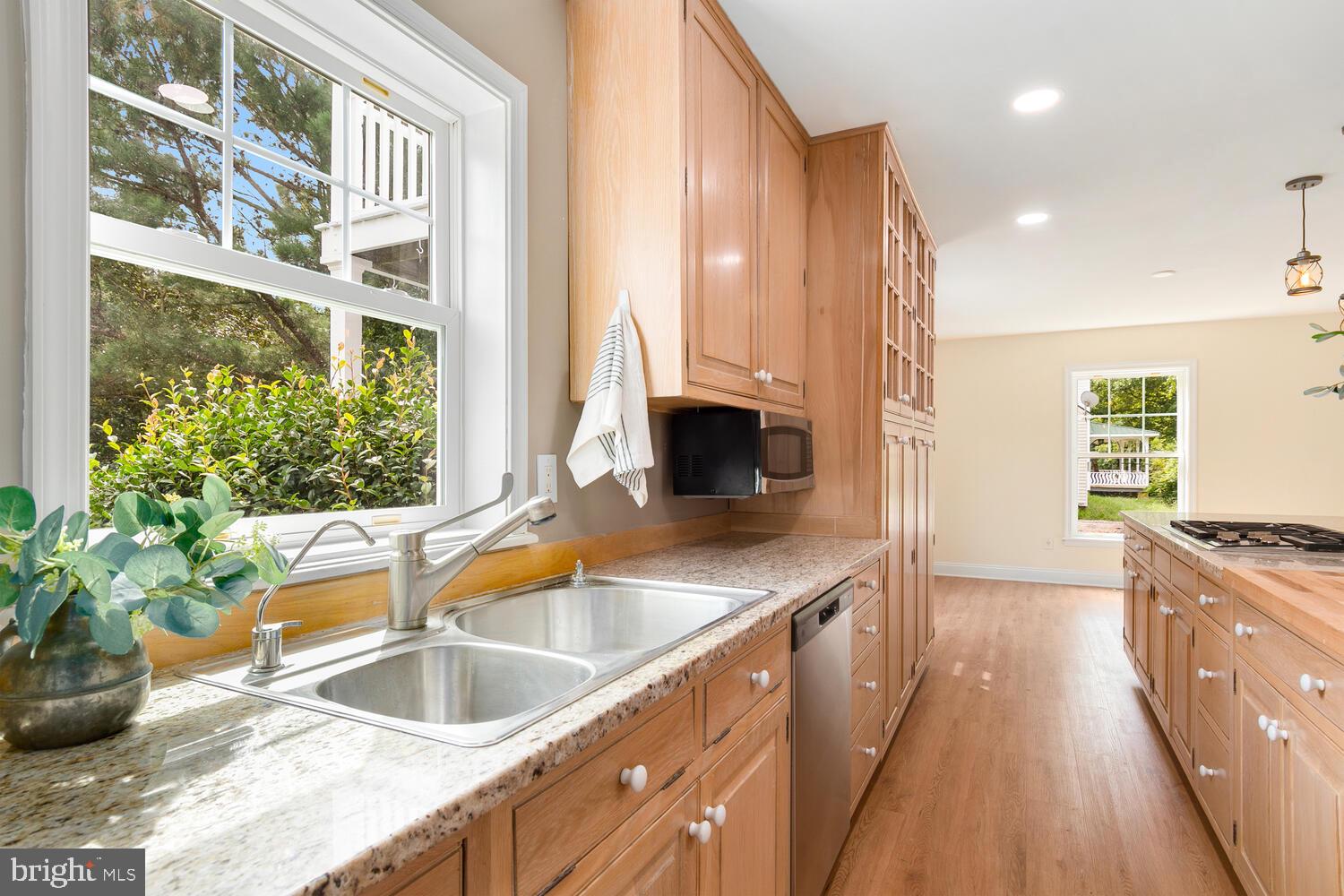 6957 Bellevue Road Royal Oak, MD 21662 - Photo 16 of 47 KITCHEN