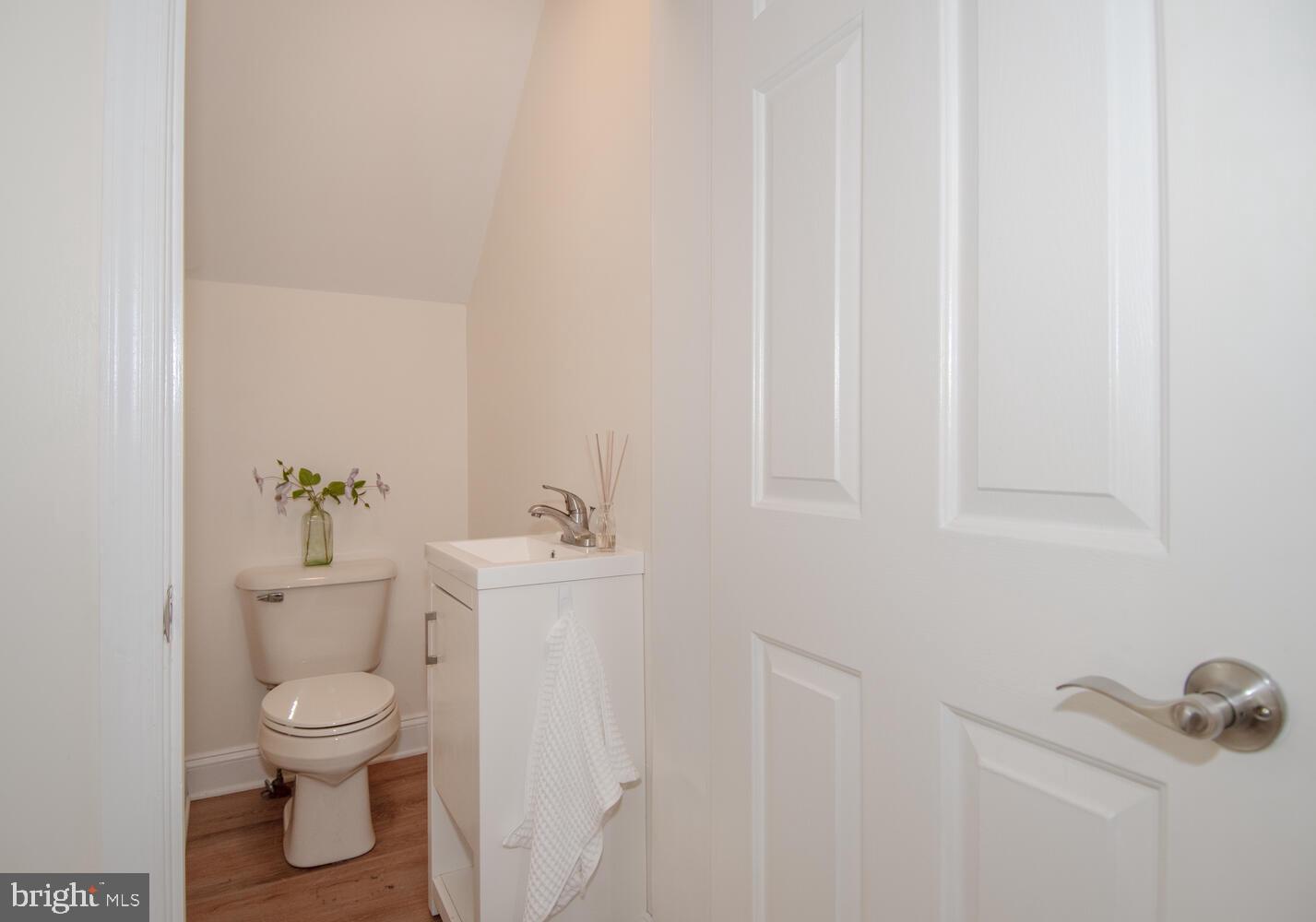6957 Bellevue Road Royal Oak, MD 21662 - Photo 22 of 47 POWDER ROOM