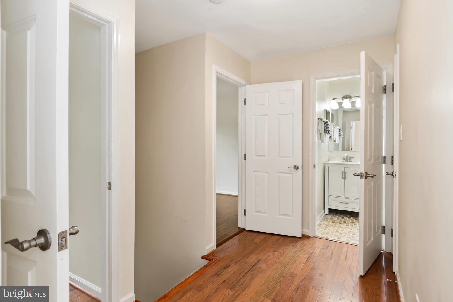 6957 Bellevue Road Royal Oak, MD 21662 - Photo 24 of 47 UPSTAIRS HALL