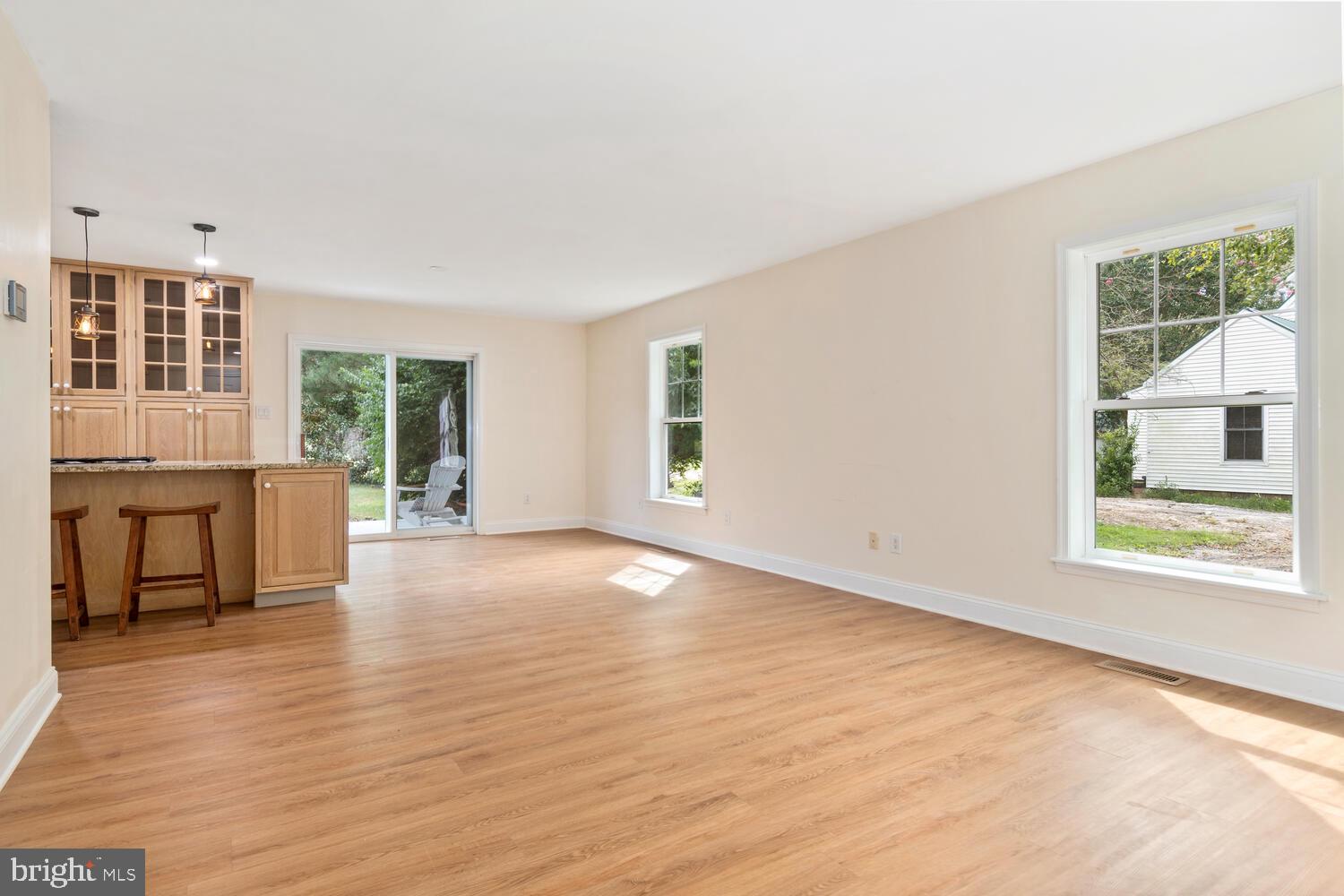 6957 Bellevue Road Royal Oak, MD 21662 - Photo 6 of 47 GREAT ROOM