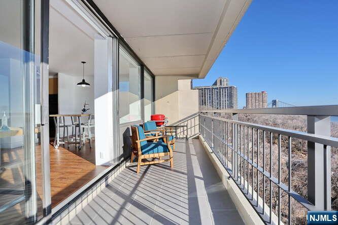 4 Horizon Road, Unit 1027 Fort Lee, NJ 07024 - Photo 2 of 38