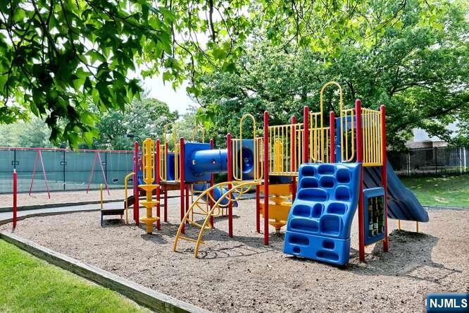 4 Horizon Road, Unit 1027 Fort Lee, NJ 07024 - Photo 27 of 38