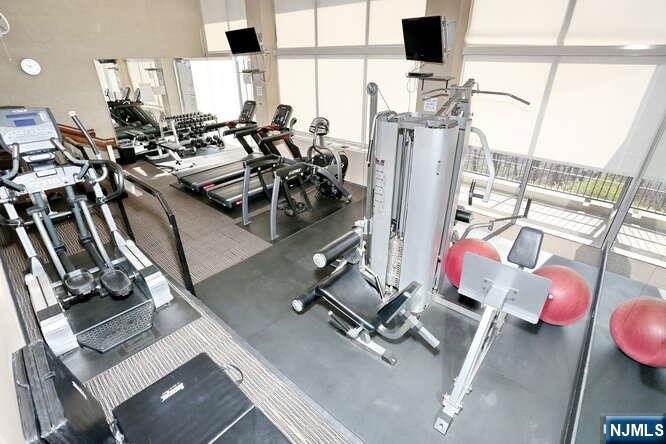 4 Horizon Road, Unit 1027 Fort Lee, NJ 07024 - Photo 34 of 38