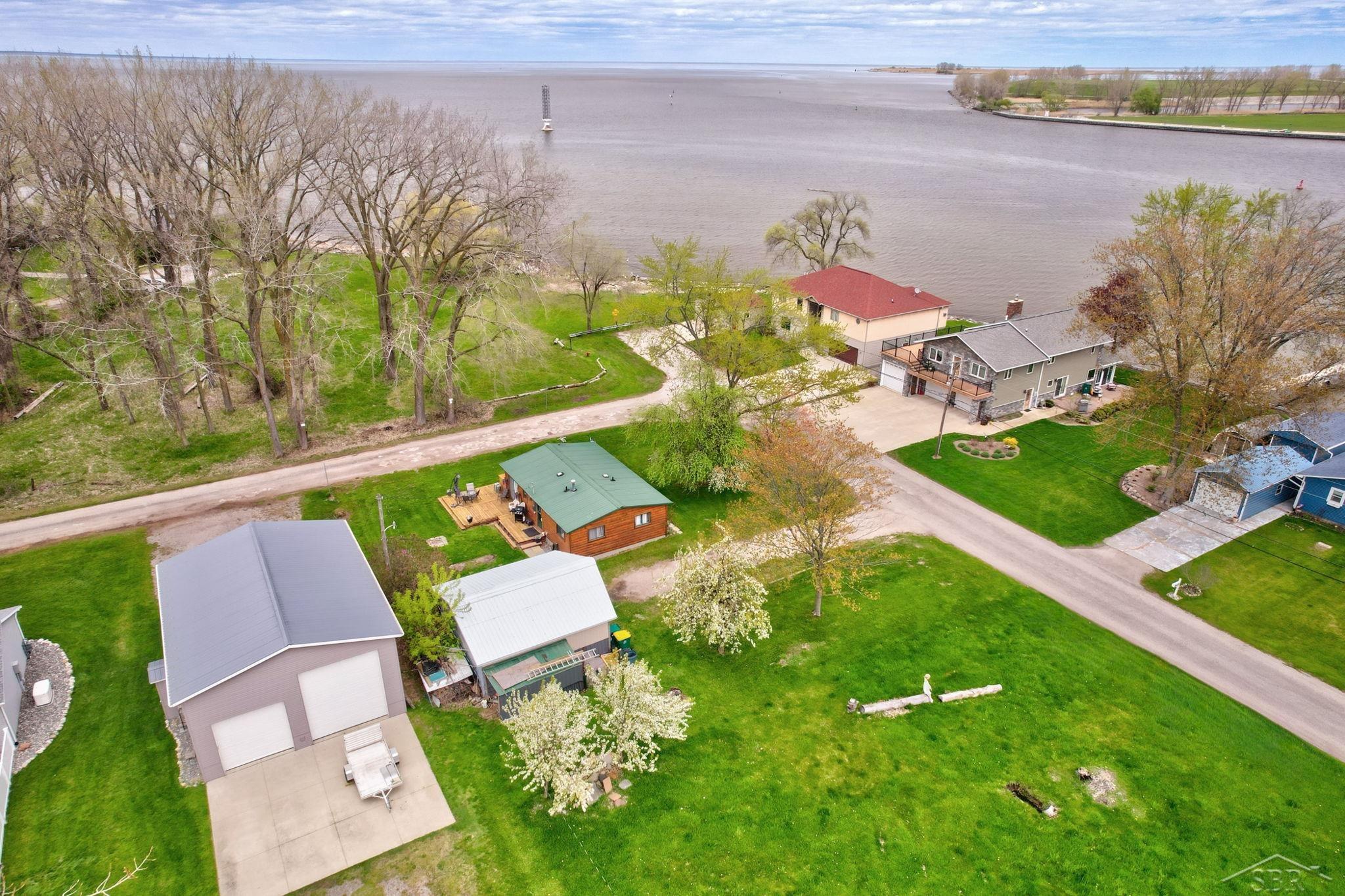 200 Sunrise Road Bay City, MI 48706 - Photo 2 of 49