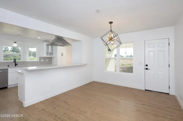a view of empty room with window