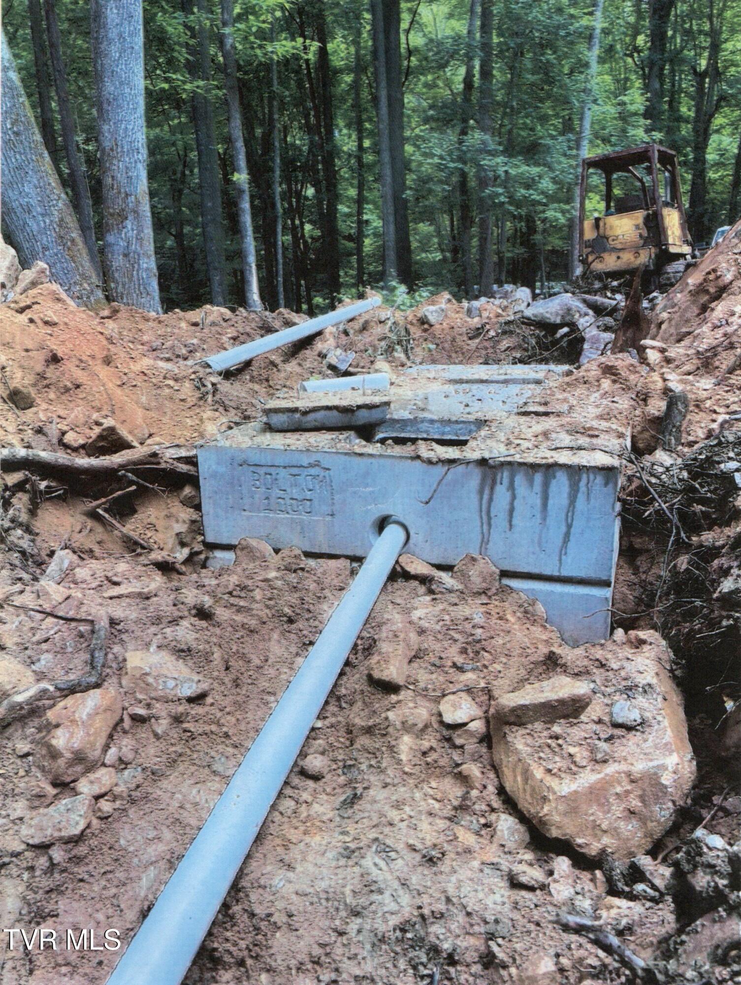 180 Bill Nave Loop, Unit 6 Elizabethton, TN 37643 - Photo 5 of 21 Septic Tank