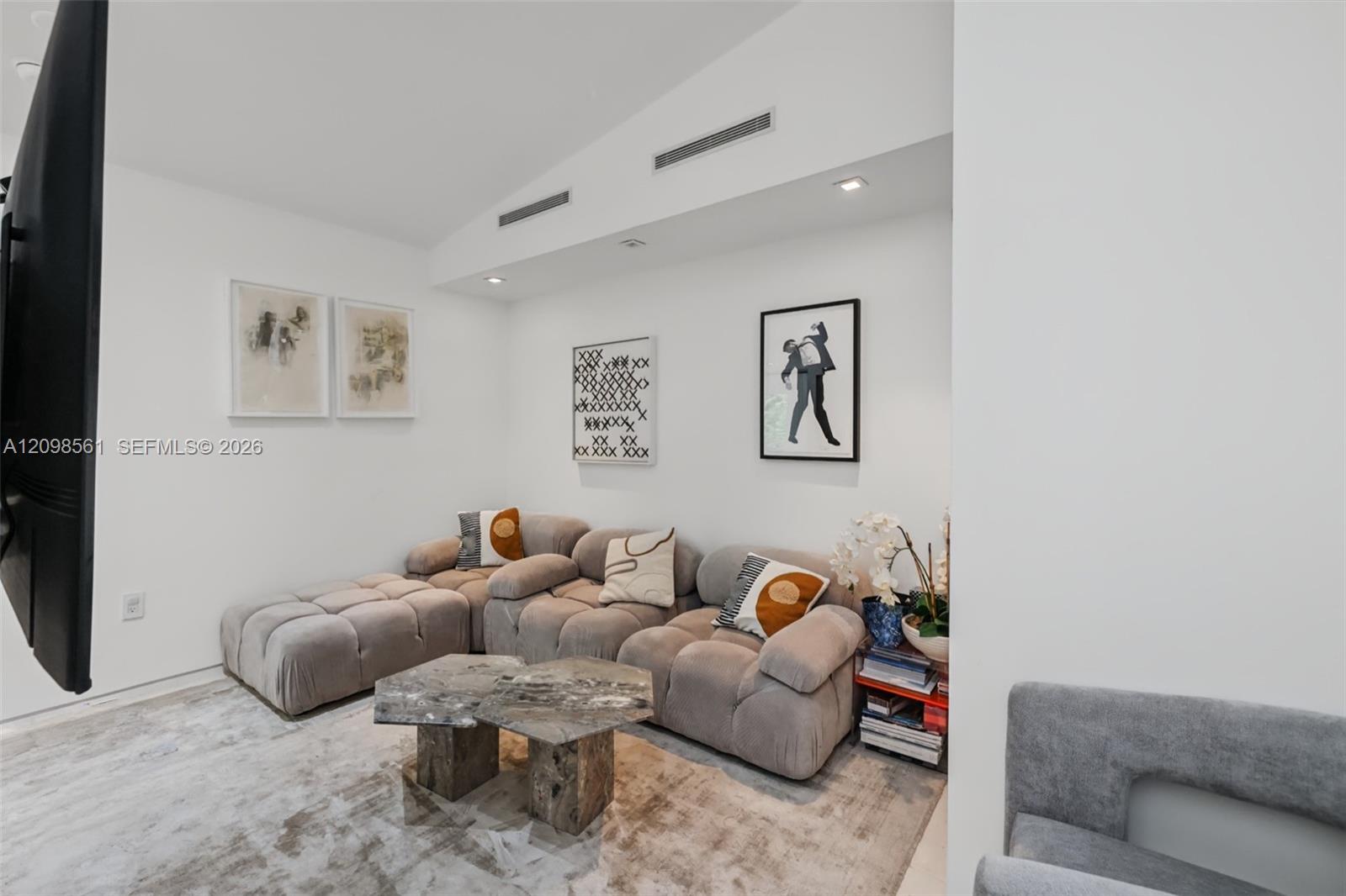 5815 North Bay Road Miami Beach, FL 33140 - Photo 11 of 28 Gallery Image 11