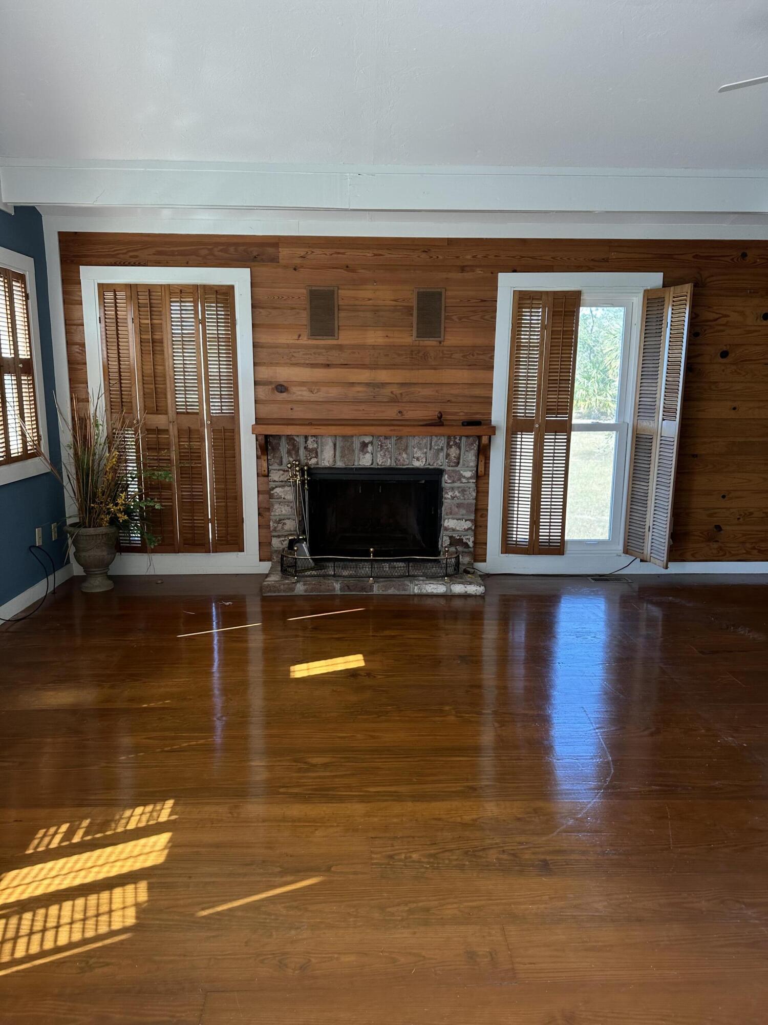 8821 Peters Point Road Edisto Island, SC 29438 - Photo 10 of 27 livingroom.
