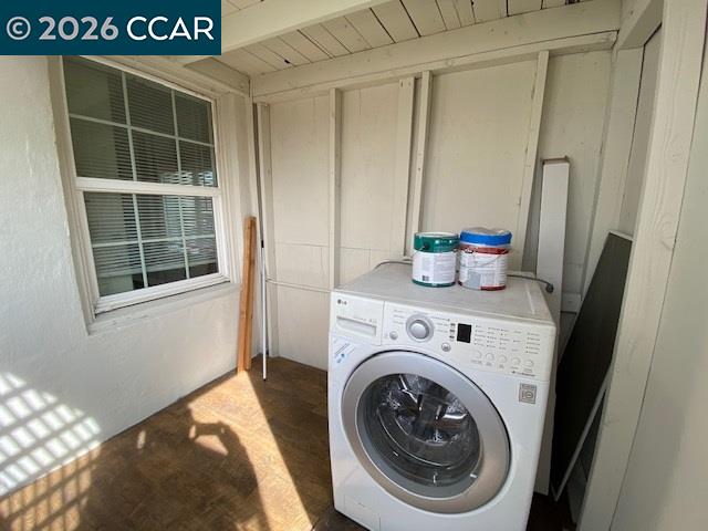 809 West 2nd Street Antioch, CA 94509 - Photo 10 of 23 a view of livingroom with washer and dryer