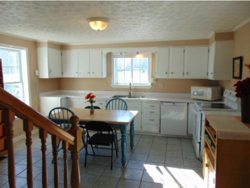 2382 Kellogg Road St. Albans Town, VT 05478 - Photo 9 of 31