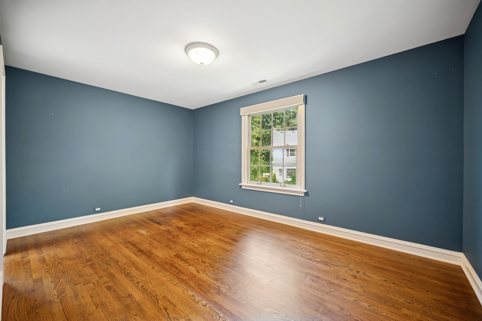 1054 Seneca Road Wilmette, IL 60091 - Photo 30 of 49 Gallery Image 30