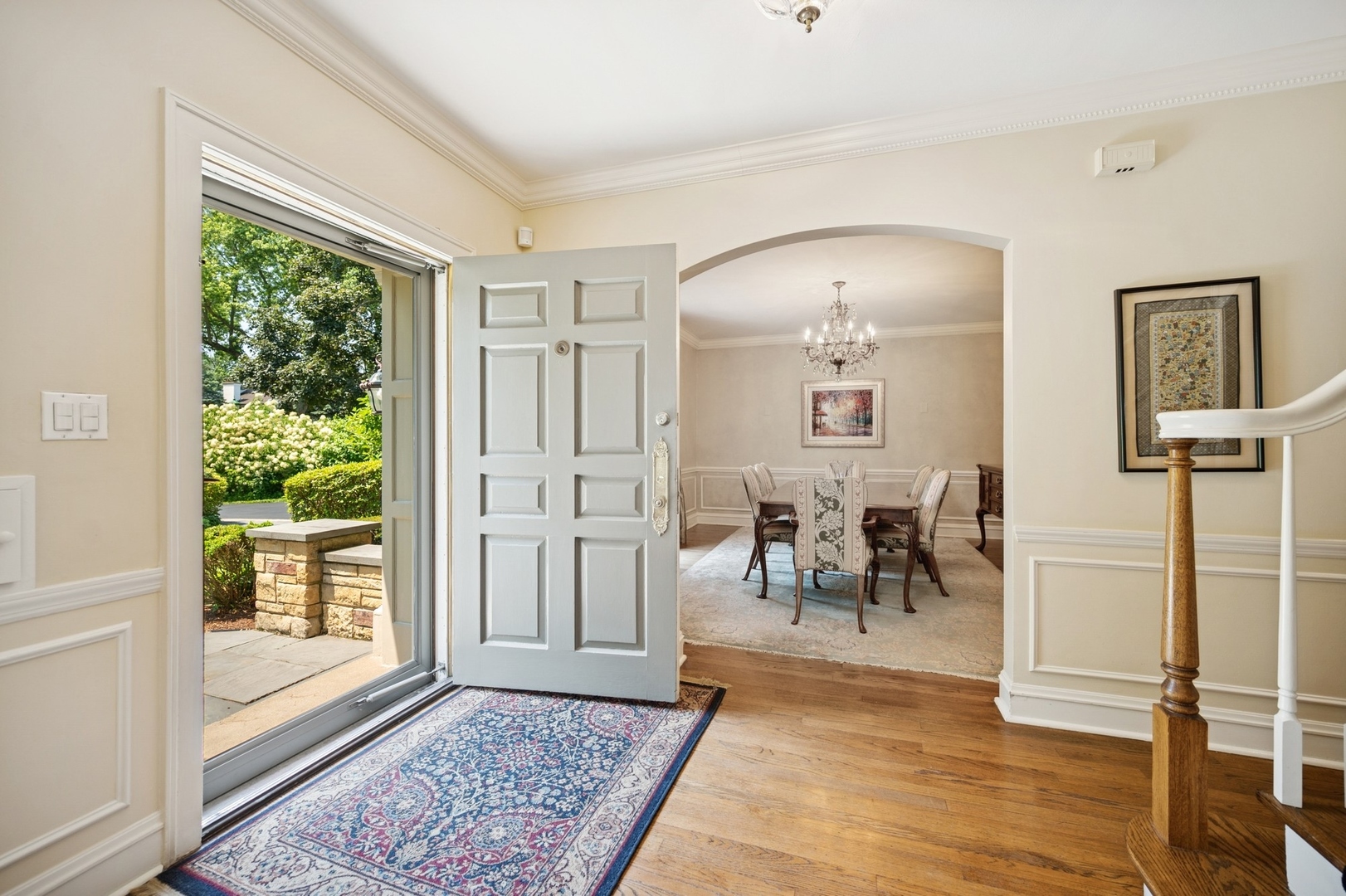 1054 Seneca Road Wilmette, IL 60091 - Photo 3 of 49 Gallery Image 3