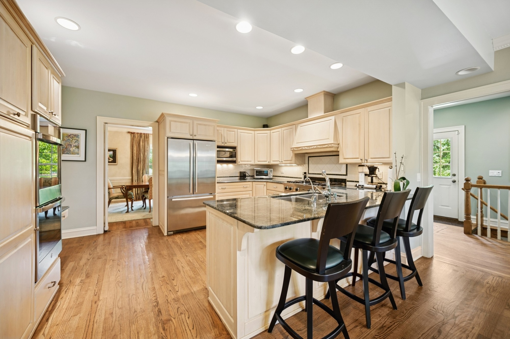 1054 Seneca Road Wilmette, IL 60091 - Photo 10 of 49 Gallery Image 10